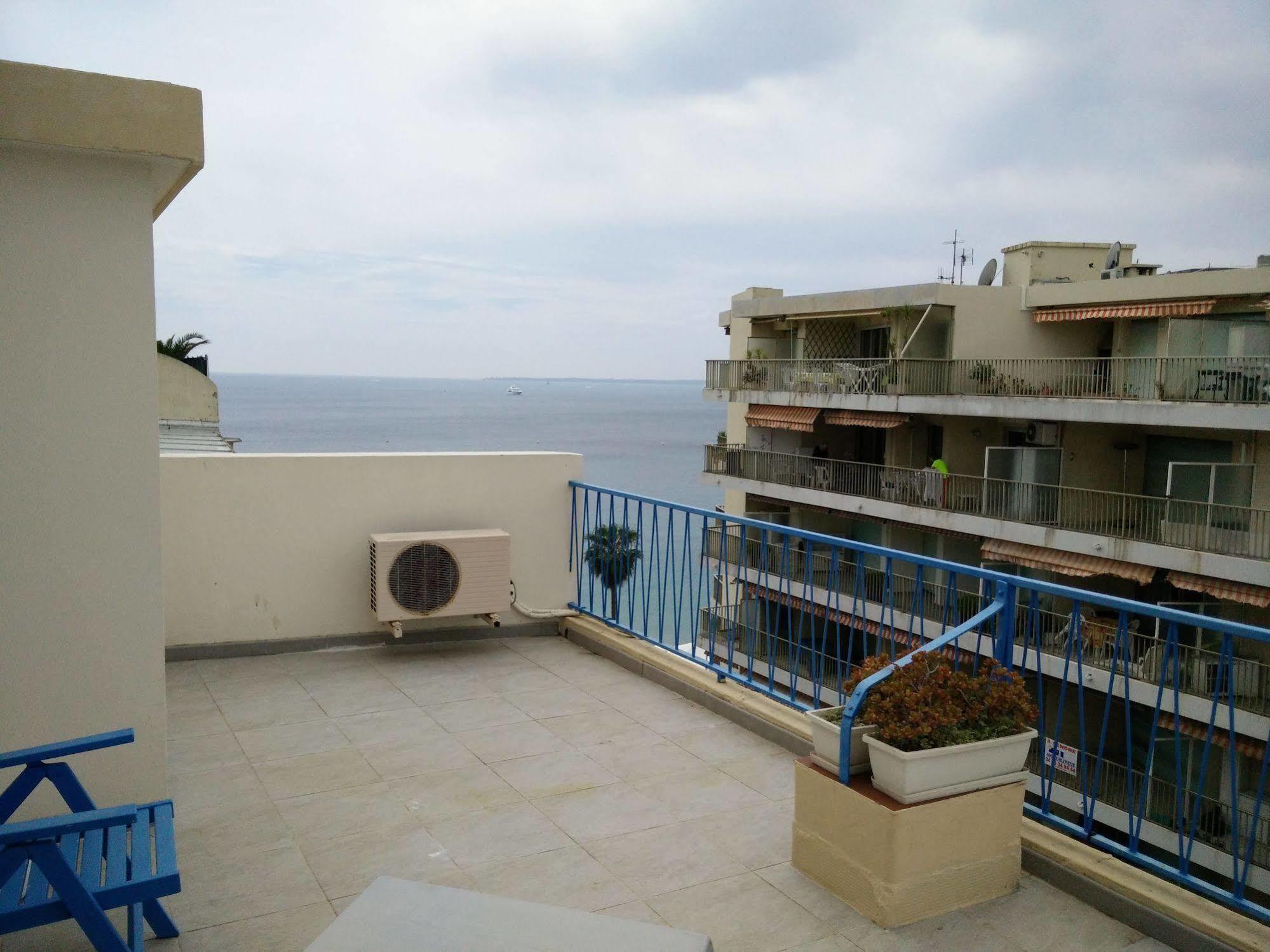 Hotel Courbet Juan-les-Pins Exterior foto